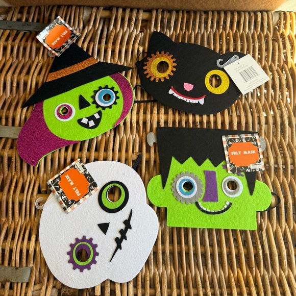Brand NWT (4) Kids’ Halloween Felt Masks Set - Picture 1 of 8